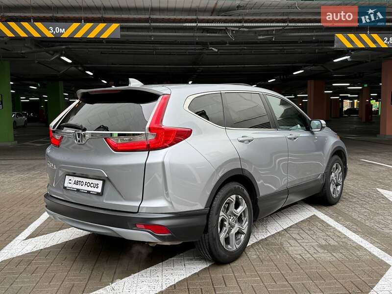 Внедорожник / Кроссовер Honda CR-V 2017 в Киеве