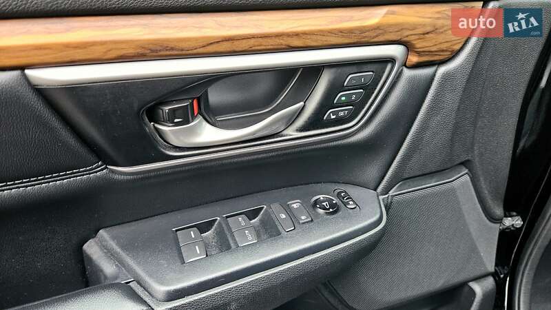 Внедорожник / Кроссовер Honda CR-V 2019 в Киеве