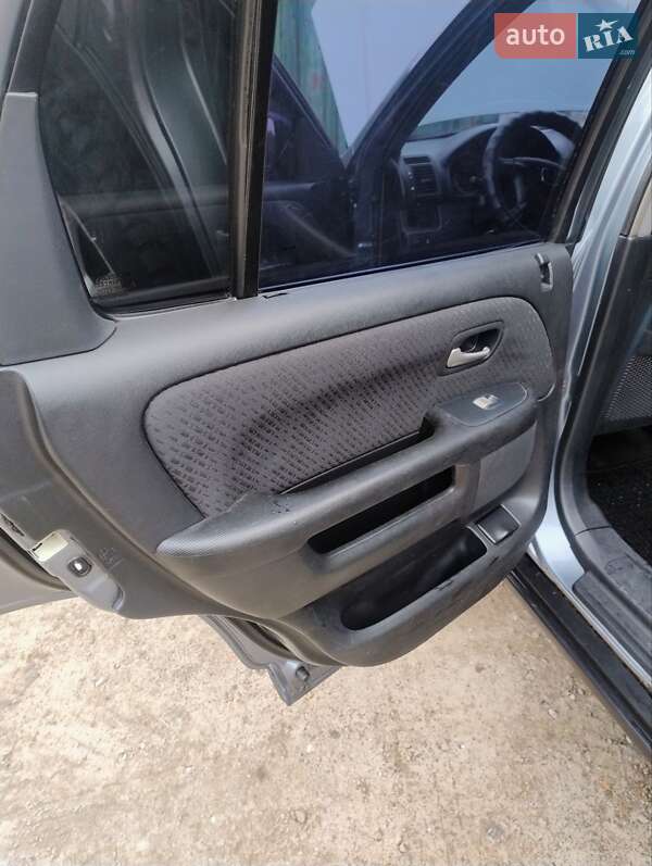 Внедорожник / Кроссовер Honda CR-V 2004 в Чернигове