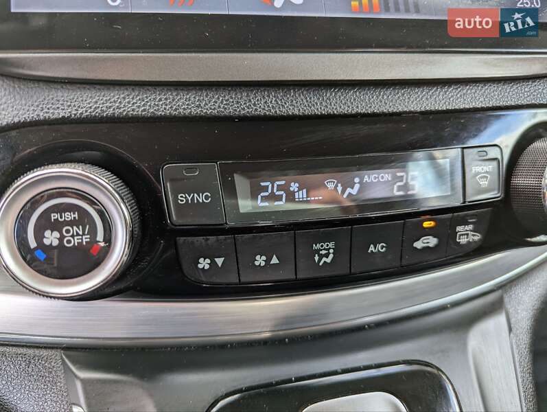 Позашляховик / Кросовер Honda CR-V 2015 в Вінниці