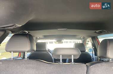 Позашляховик / Кросовер Honda CR-V 2023 в 