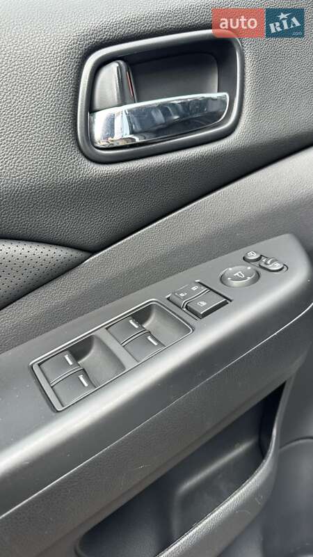 Позашляховик / Кросовер Honda CR-V 2016 в Бершаді фото 26 Позашляховик / Кросовер Honda CR-V 2016 в Бершаді