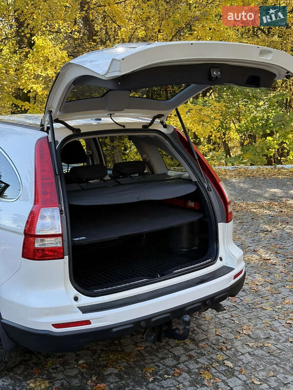 Внедорожник / Кроссовер Honda CR-V 2011 в Черновцах