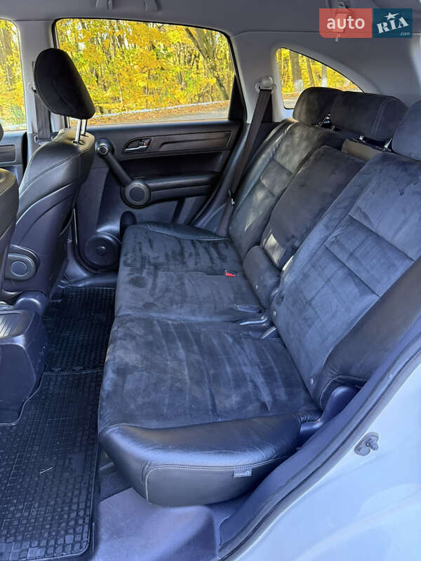 Внедорожник / Кроссовер Honda CR-V 2011 в Черновцах