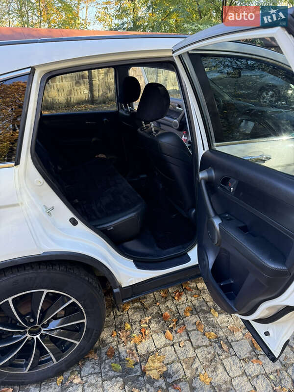 Внедорожник / Кроссовер Honda CR-V 2011 в Черновцах