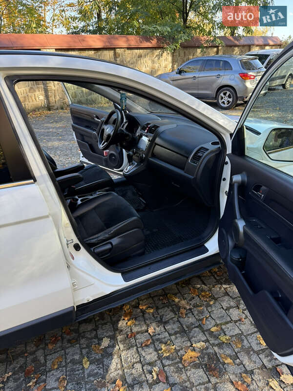 Внедорожник / Кроссовер Honda CR-V 2011 в Черновцах