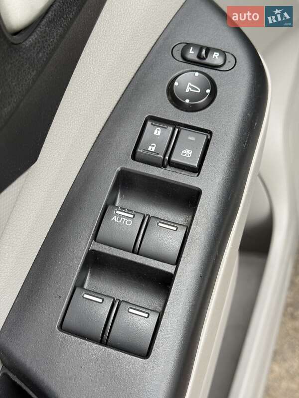 Внедорожник / Кроссовер Honda CR-V 2015 в Киеве