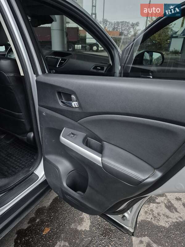 Внедорожник / Кроссовер Honda CR-V 2016 в Киеве