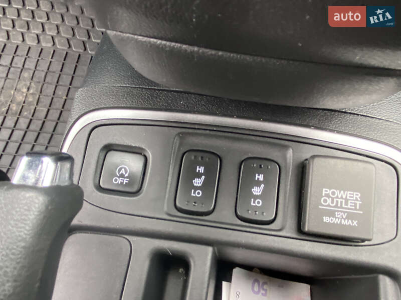 Позашляховик / Кросовер Honda CR-V 2015 в Чернівцях