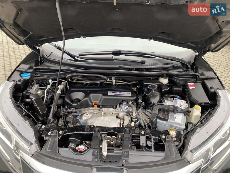 Позашляховик / Кросовер Honda CR-V 2015 в Чернівцях