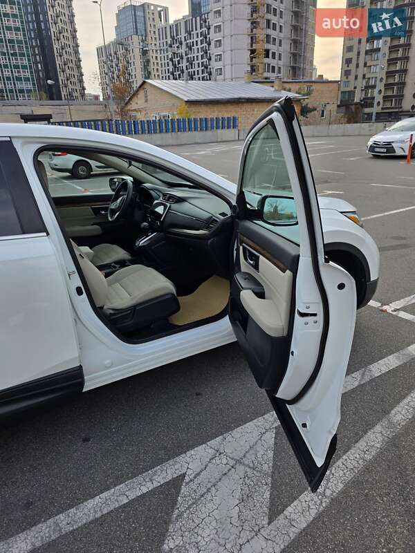 Позашляховик / Кросовер Honda CR-V 2018 в Києві