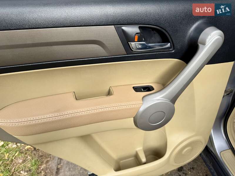 Позашляховик / Кросовер Honda CR-V 2008 в Києві