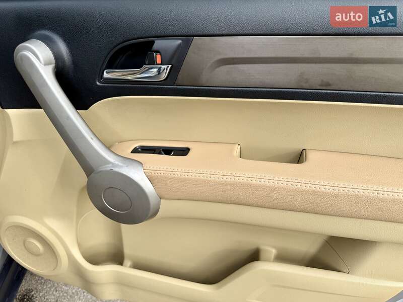 Позашляховик / Кросовер Honda CR-V 2008 в Києві