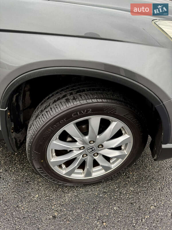 Позашляховик / Кросовер Honda CR-V 2011 в Полтаві