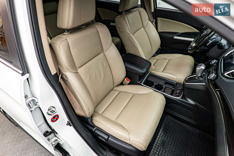 Позашляховик / Кросовер Honda CR-V 2015 в Києві