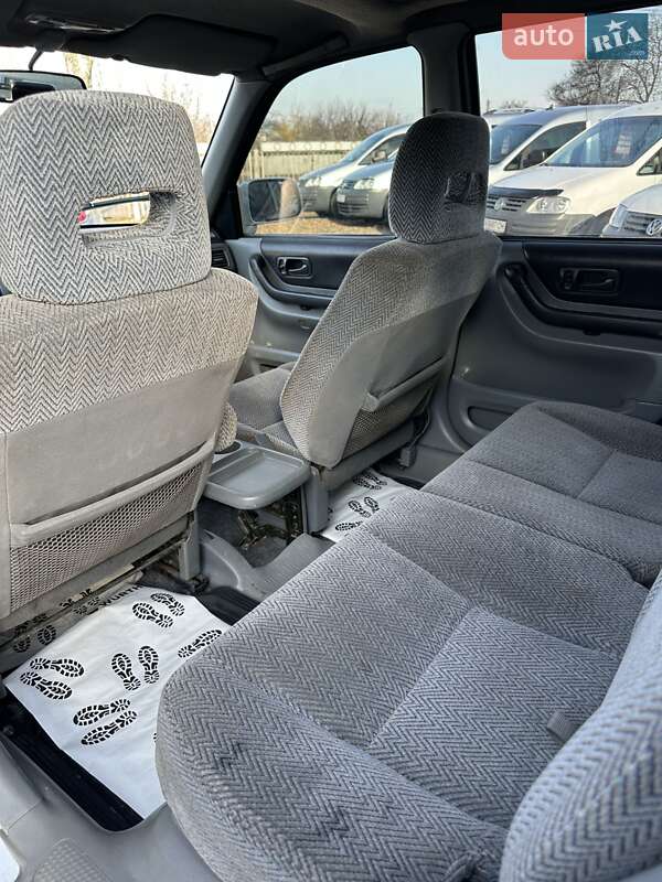 Позашляховик / Кросовер Honda CR-V 1998 в Смілі фото 17 Позашляховик / Кросовер Honda CR-V 1998 в Смілі