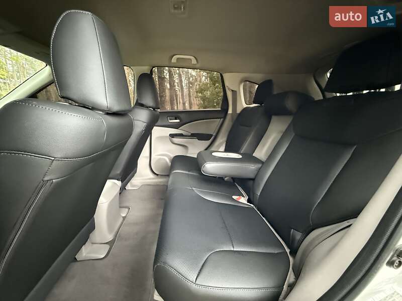 Позашляховик / Кросовер Honda CR-V 2015 в Києві