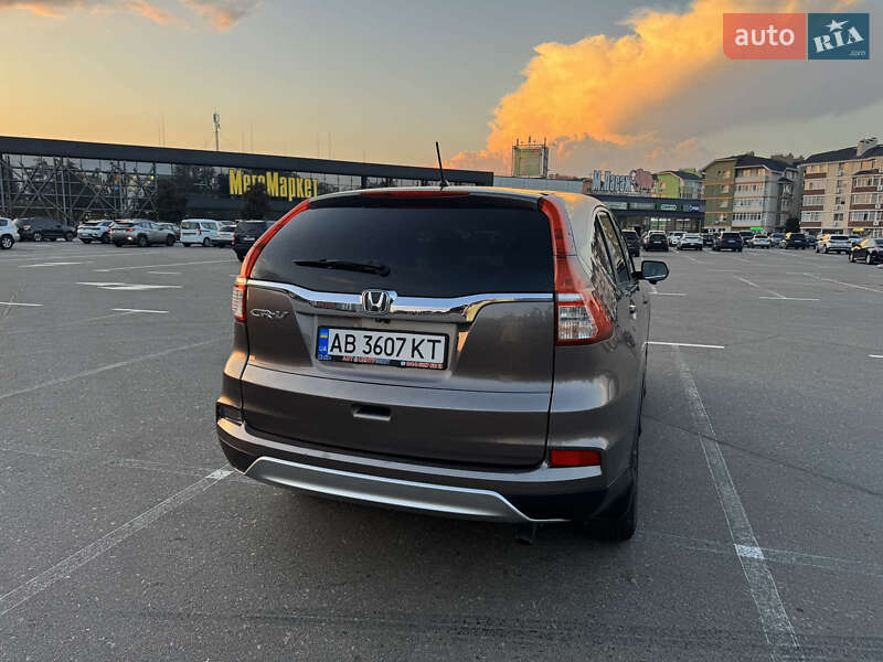 Позашляховик / Кросовер Honda CR-V 2015 в Києві