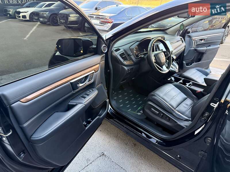 Позашляховик / Кросовер Honda CR-V 2017 в Києві