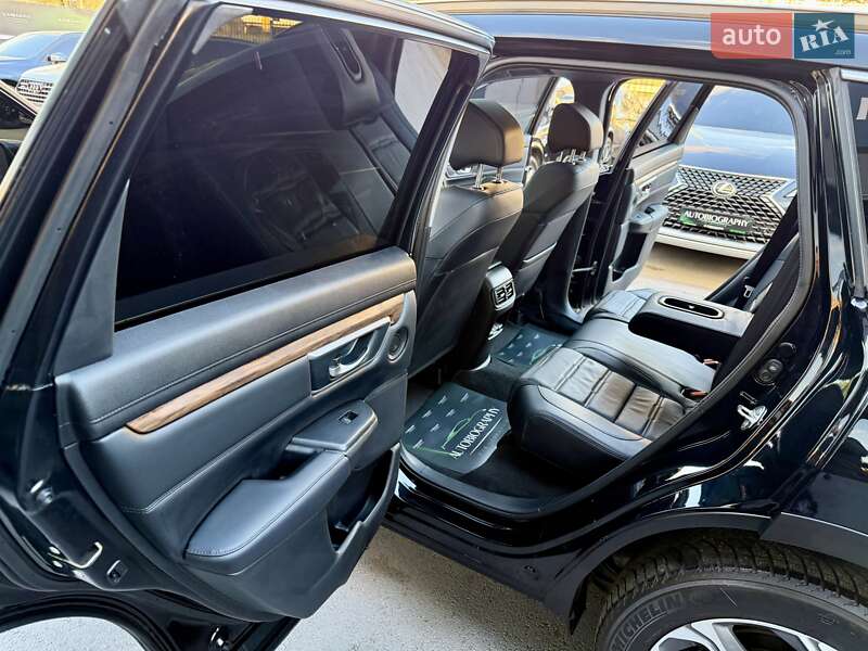 Позашляховик / Кросовер Honda CR-V 2017 в Києві