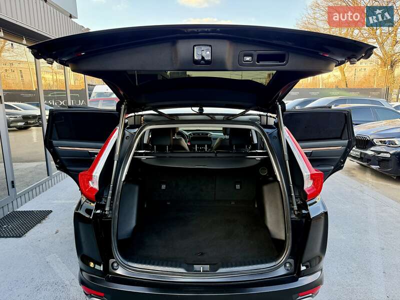 Позашляховик / Кросовер Honda CR-V 2017 в Києві