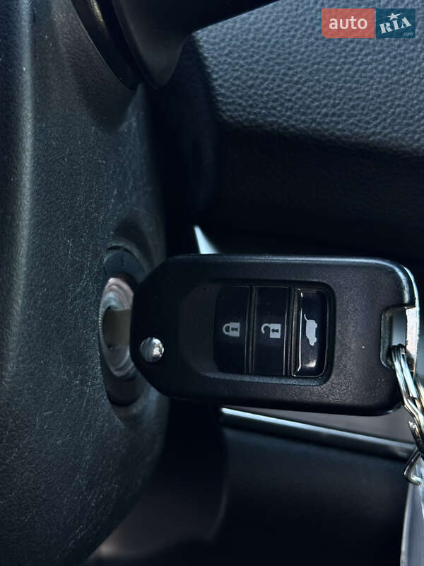 Внедорожник / Кроссовер Honda CR-V 2015 в Радивилове