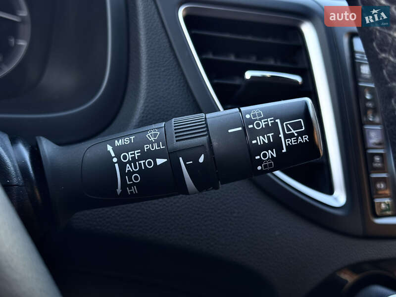 Внедорожник / Кроссовер Honda CR-V 2015 в Радивилове