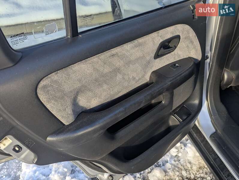 Внедорожник / Кроссовер Honda CR-V 2003 в Трускавце