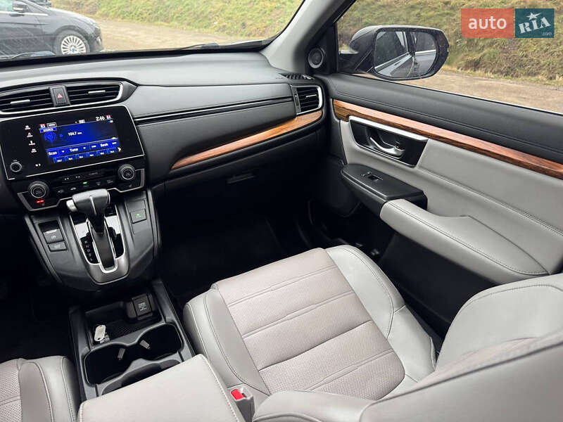 Позашляховик / Кросовер Honda CR-V 2017 в Стрию