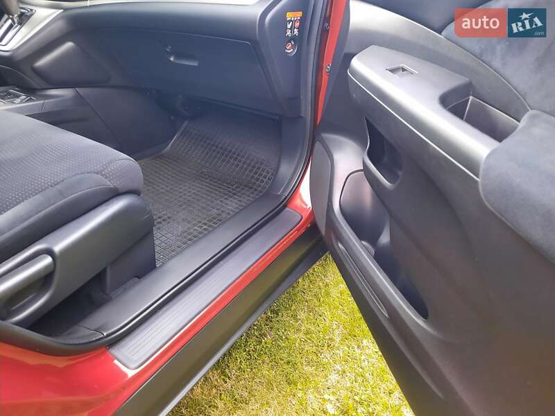 Внедорожник / Кроссовер Honda CR-V 2014 в Стрые