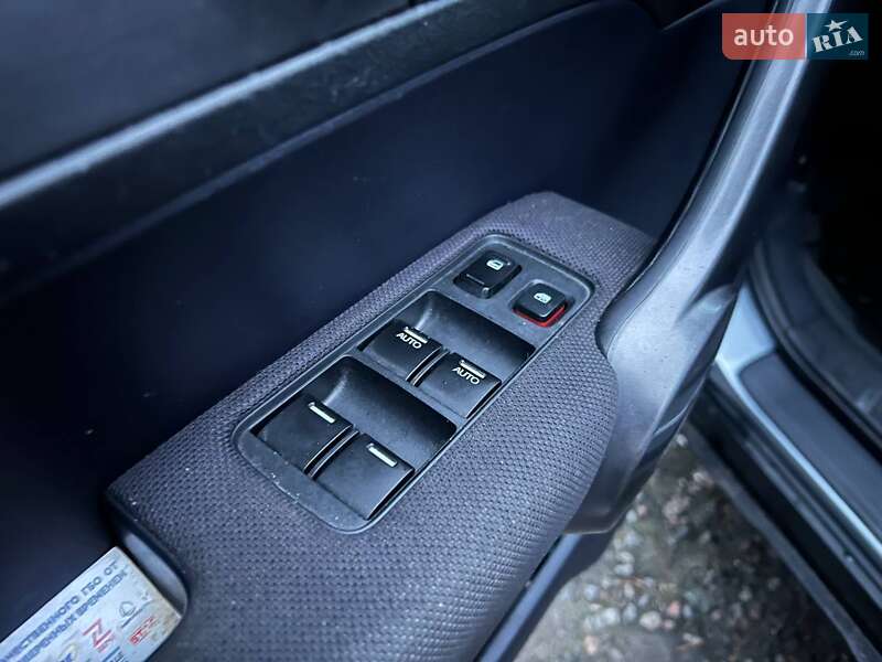 Позашляховик / Кросовер Honda CR-V 2008 в Києві