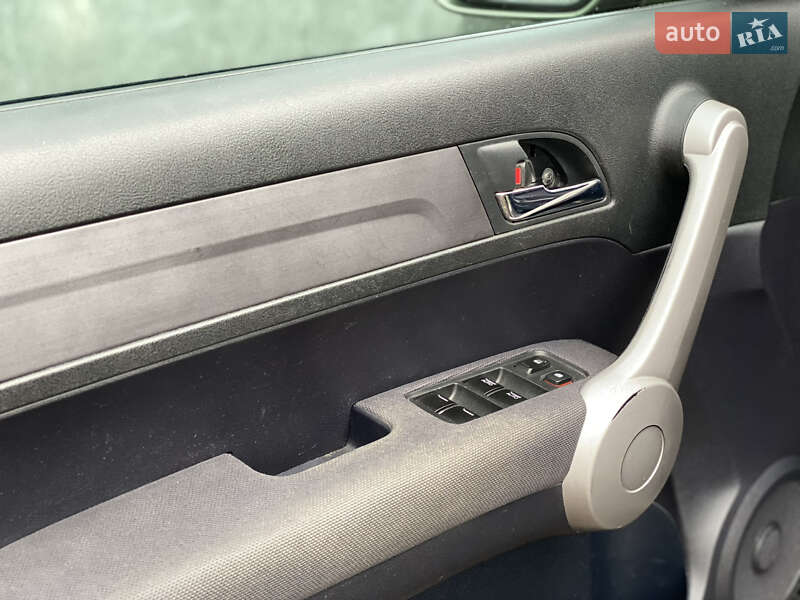 Позашляховик / Кросовер Honda CR-V 2007 в Києві фото 15 Позашляховик / Кросовер Honda CR-V 2007 в Києві