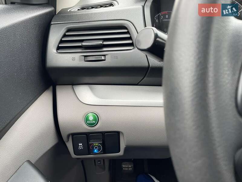 Внедорожник / Кроссовер Honda CR-V 2013 в Житомире