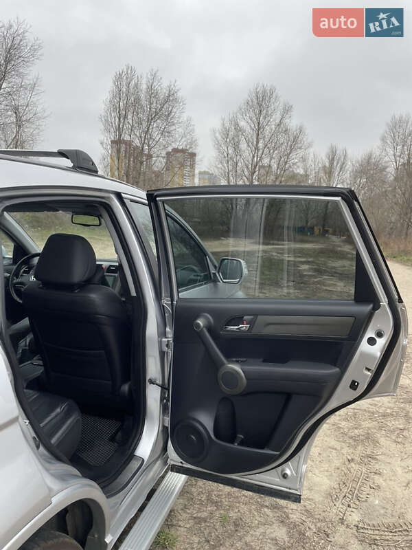 Позашляховик / Кросовер Honda CR-V 2011 в Києві