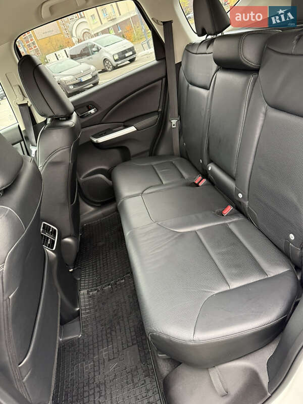 Позашляховик / Кросовер Honda CR-V 2015 в Києві