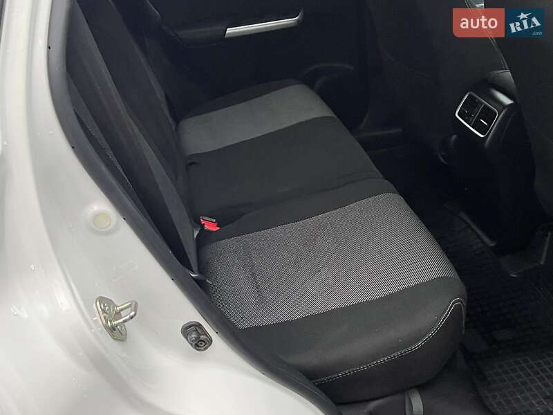 Позашляховик / Кросовер Honda CR-V 2016 в Києві