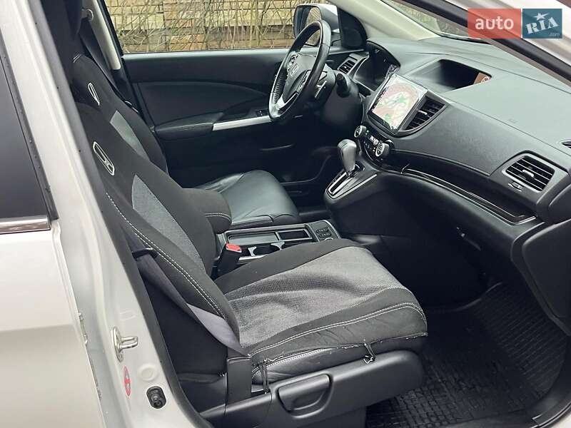 Позашляховик / Кросовер Honda CR-V 2016 в Києві