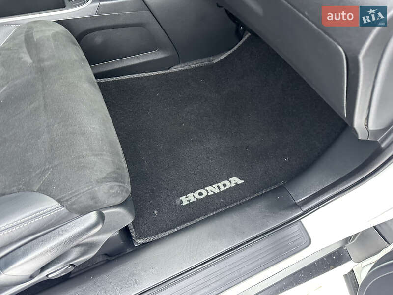 Внедорожник / Кроссовер Honda CR-V 2017 в Киеве