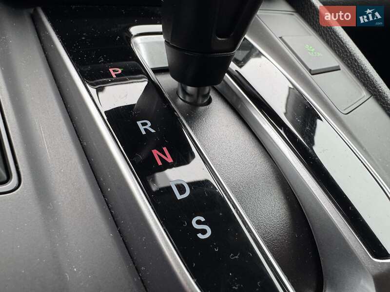 Внедорожник / Кроссовер Honda CR-V 2018 в Киеве