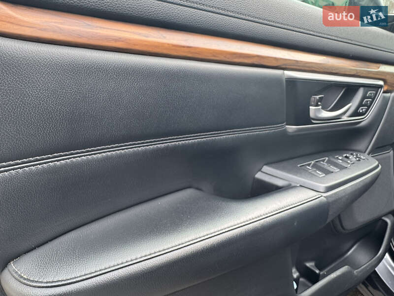 Внедорожник / Кроссовер Honda CR-V 2019 в Тернополе