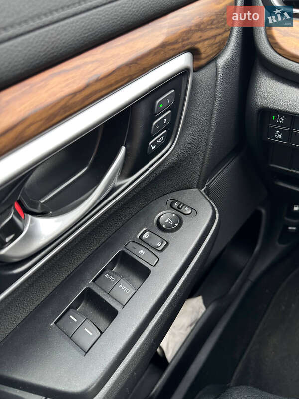 Внедорожник / Кроссовер Honda CR-V 2020 в Тернополе