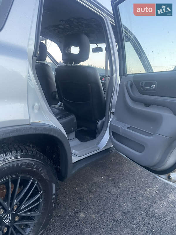 Внедорожник / Кроссовер Honda CR-V 2000 в Яремче