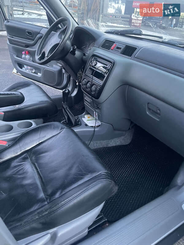 Внедорожник / Кроссовер Honda CR-V 2000 в Яремче