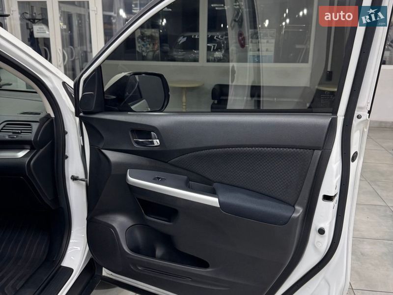 Внедорожник / Кроссовер Honda CR-V 2015 в Харькове