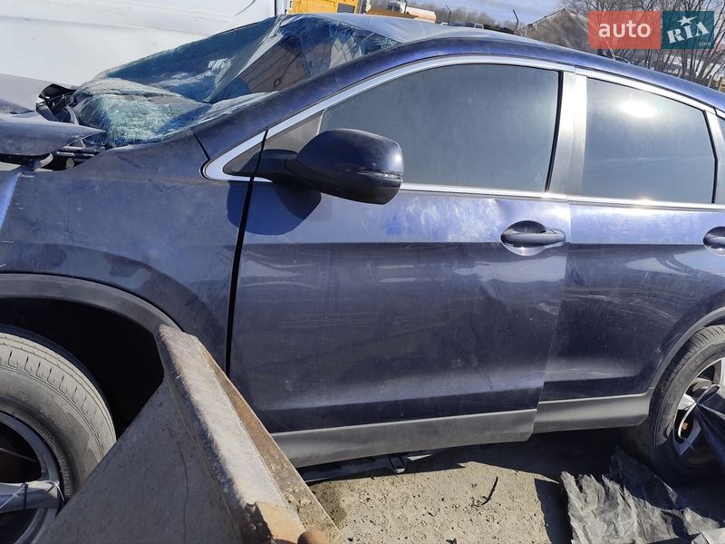 Внедорожник / Кроссовер Honda CR-V 2016 в Каневе фото 3 Внедорожник / Кроссовер Honda CR-V 2016 в Каневе