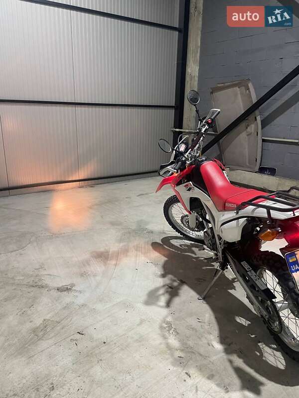 Мотоцикл Багатоцільовий (All-round) Honda CRF 250L 2015 в Львові фото 3 Мотоцикл Багатоцільовий (All-round) Honda CRF 250L 2015 в Львові