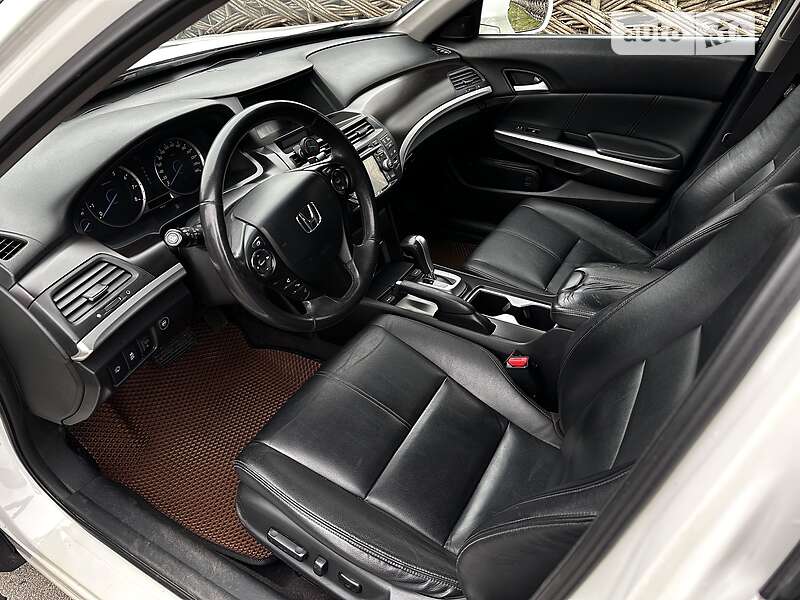 Внедорожник / Кроссовер Honda Crosstour 2013 в Киеве