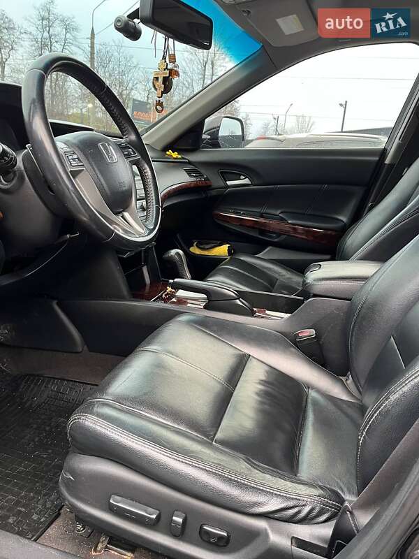 Внедорожник / Кроссовер Honda Crosstour 2011 в Черновцах