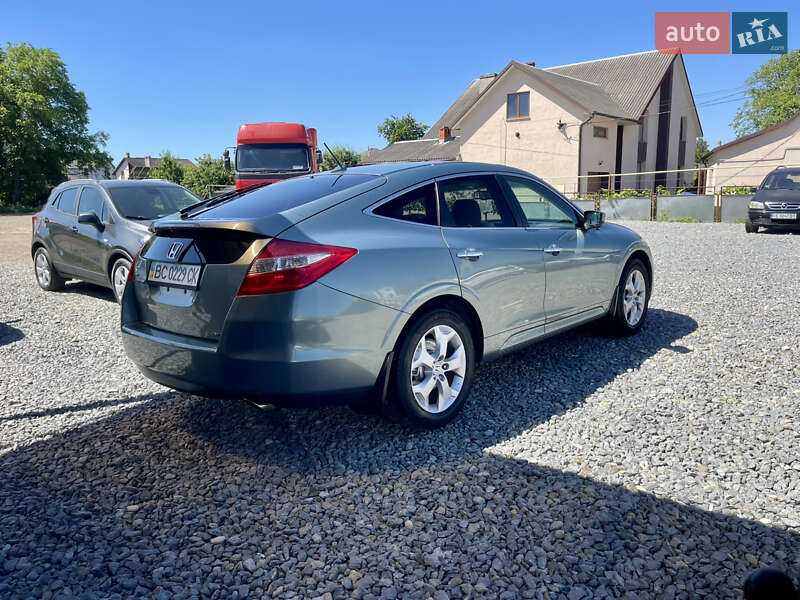 Позашляховик / Кросовер Honda Crosstour 2010 в Чернівцях