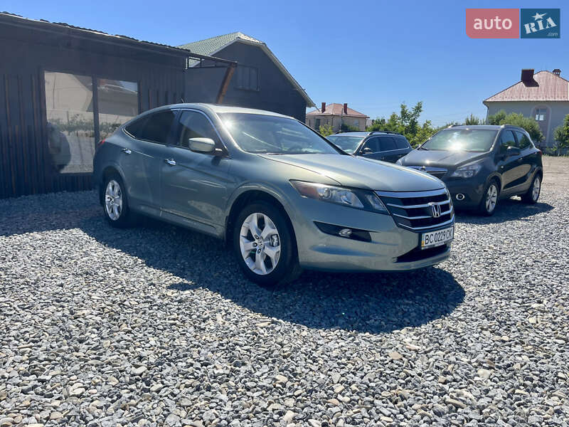 Позашляховик / Кросовер Honda Crosstour 2010 в Чернівцях